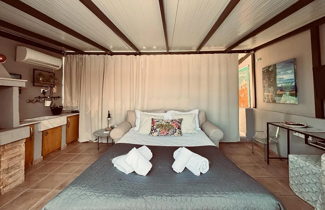 Arthome Acropolis-1